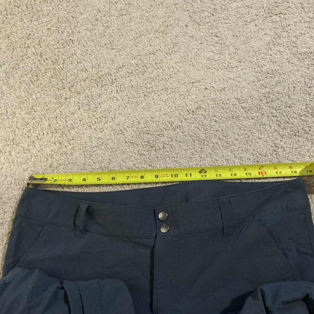 Columbia Omni Shade Hiking Capri Pants Gray Outdoor Gorpcore travel Size 16 - Picture 3 of 8